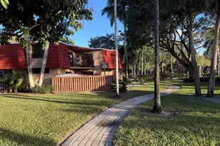 8171 Severn Dr, Boca Raton, FL 33433 - Photo 2