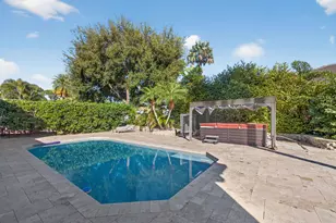 125 Pembroke Dr, Palm Beach Gardens, FL 33418 - Photo 22