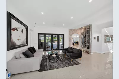 125 Pembroke Drive, Palm Beach Gardens, FL 33418 - Photo 2