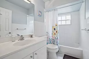 564 NW 55th St, Boca Raton, FL 33487 - Photo 16