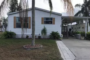 11 SE Hidalgo Ln, Port Saint Lucie, FL 34952 - Photo 2