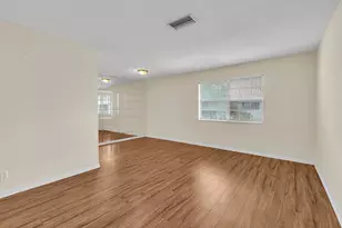 298 SW 6th St, Boca Raton, FL 33432 - Photo 8