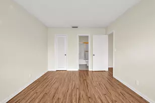 298 SW 6th St, Boca Raton, FL 33432 - Photo 16