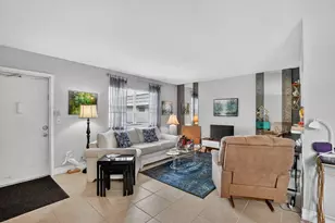 471 Monaco J, Delray Beach, FL 33446 - Photo 4