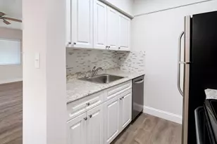 811 SE 22nd Ave, Pompano Beach, FL 33062 - Photo 2