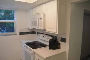 658 NE 6th Ct E Unit, Boynton Beach, FL 33435 - Photo 2