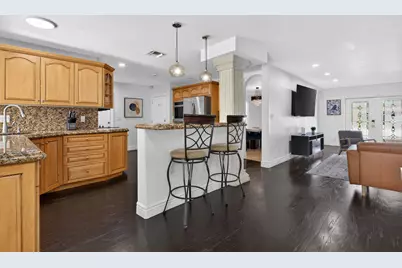 736 NE 34th Court, Oakland Park, FL 33334 - Photo 12