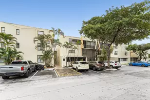 20200 W Country Club Dr, Aventura, FL 33180 - Photo 2