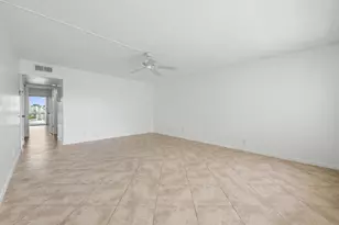 306 Wellington E, West Palm Beach, FL 33417 - Photo 8