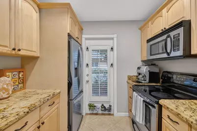 815 Middle River Drive, Unit #102, Fort Lauderdale, FL 33304 - Photo 10