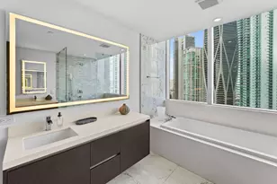 851 NE 1st Ave, Miami, FL 33132 - Photo 28