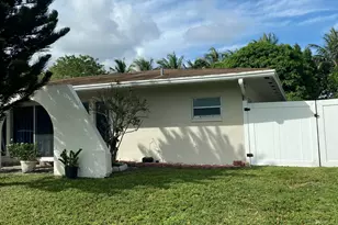 931 Hibiscus Dr, Royal Palm Beach, FL 33411 - Photo 6