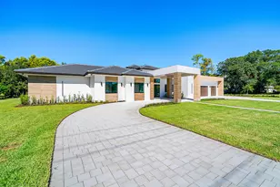 14817 Paddock Dr, Wellington, FL 33414 - Photo 2