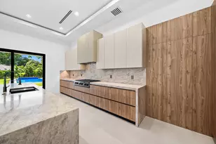 14817 Paddock Dr, Wellington, FL 33414 - Photo 22