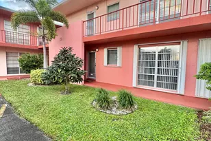 26 Golfs Edge A, West Palm Beach, FL 33417 - Photo 2