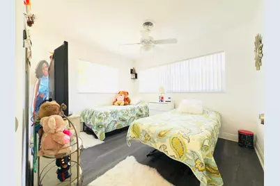 230 NE 25th Street, Pompano Beach, FL 33064 - Photo 36
