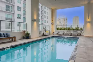 227 NE 2nd St, Miami, FL 33132 - Photo 32