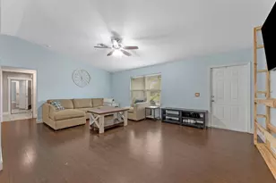 190 Martin Cir, Royal Palm Beach, FL 33411 - Photo 6