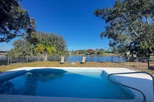 5812 Killarney Ave, Fort Pierce, FL 34951 - Photo 2