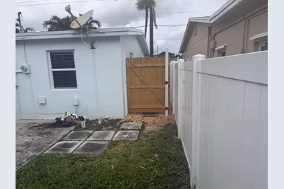 620 W Bloxham Street, Lantana, FL 33462 - Photo 22