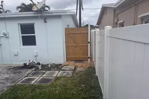 620 W Bloxham St, Lantana, FL 33462 - Photo 22