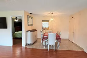 320 Lake Dora Dr, West Palm Beach, FL 33411 - Photo 10