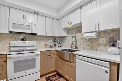 3050 Presidential Way, Unit #106, West Palm Beach, FL 33401 - Photo 8