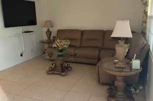 1011 Cornwall A, Boca Raton, FL 33434 - Photo 8