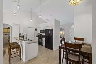 982 SW Worcester Ln, Port Saint Lucie, FL 34953 - Photo 8