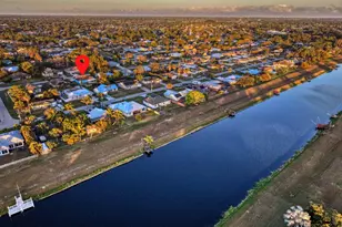 982 SW Worcester Ln, Port Saint Lucie, FL 34953 - Photo 2