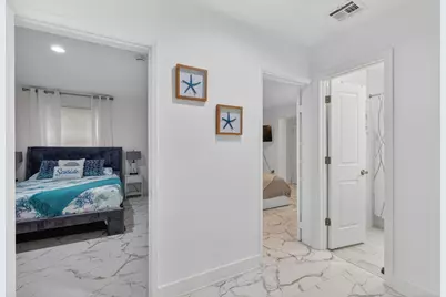 698 NE 36th Street, Oakland Park, FL 33334 - Photo 10