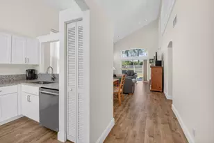 6765 Green Island Cir, Lake Worth, FL 33463 - Photo 4