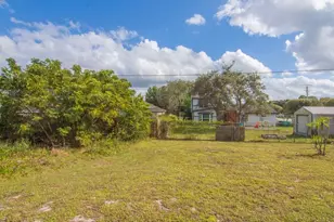 2543 SE Price Ct, Port Saint Lucie, FL 34953 - Photo 38
