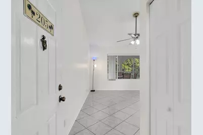 815 W Boynton Beach Boulevard, Unit #16-205, Boynton Beach, FL 33426 - Photo 4