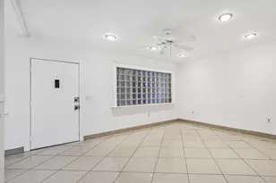 2878 Donnelly Dr, Lake Worth Beach, FL 33462 - Photo 4