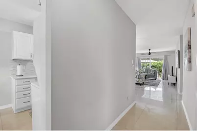 8633 Chevy Chase Drive, Boca Raton, FL 33433 - Photo 8