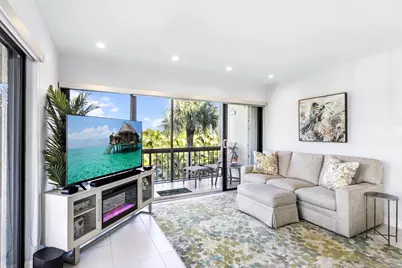 2550 Presidential Way, Unit #301, West Palm Beach, FL 33401 - Photo 2