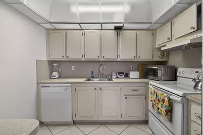 330 Wellington G, West Palm Beach, FL 33417 - Photo 8