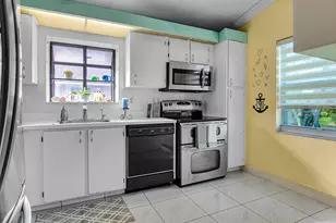 8182 Springtree Rd, Boca Raton, FL 33496 - Photo 4