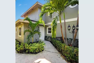 1323 NE 5th Avenue, Fort Lauderdale, FL 33304 - Photo 2