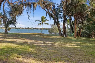 953 Thayer Ln, Jupiter, FL 33458 - Photo 4