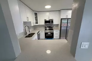 810 Lake Shore Dr, Lake Park, FL 33403 - Photo 4