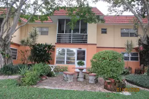 105 Oxford 100, West Palm Beach, FL 33417 - Photo 10