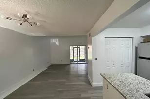 8560 NE Pineverde Ln, Jacksonville, FL 32244 - Photo 10