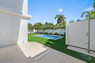 107 Sandal Ln, Palm Beach Shores, FL 33404 - Photo 26