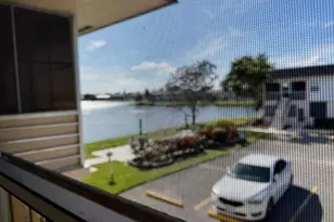 189 Stratford N, West Palm Beach, FL 33417 - Photo 2