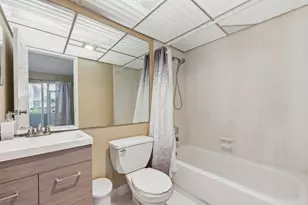207 Saxony E, Delray Beach, FL 33446 - Photo 16