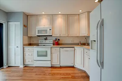 2641 Gately Drive W, Unit #1902, West Palm Beach, FL 33415 - Photo 8