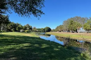 13676 Folkestone Ct, Wellington, FL 33414 - Photo 2