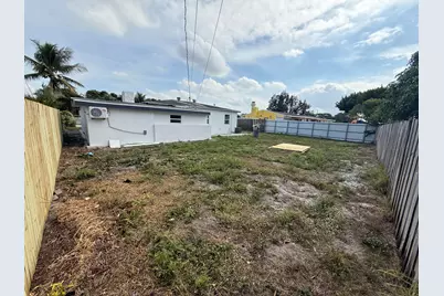 2353 S Beech Rd Road, West Palm Beach, FL 33409 - Photo 4